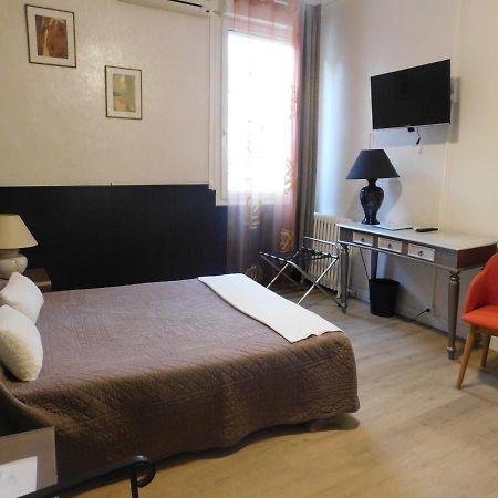 Hotel" La Tour De L'Horloge " Rivesaltes Luaran gambar